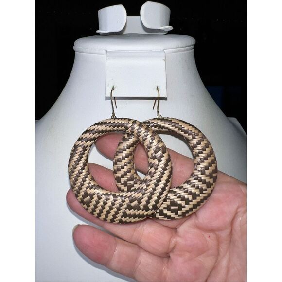 Vintage MCM Raffia Weaved Hoop Dangle Earrings - Picture 5 of 7